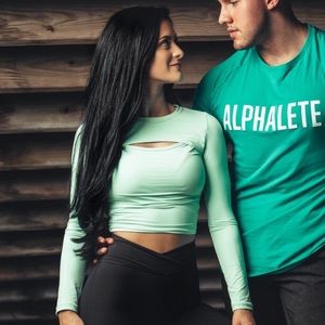 ✨Alphalete LS Keyhole Crop - Sz S✨